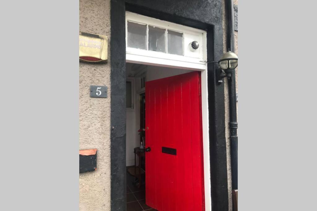 One Bedroom Flat On The Banks Of Loch Lomond アレクサンドリア エクステリア 写真